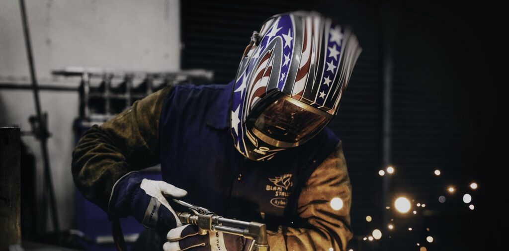 6 Best Custom Welding Helmets – Reviews and Buying Guide